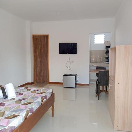 __Aplaridel Inn Suites__ Анхелес Екстер'єр фото
