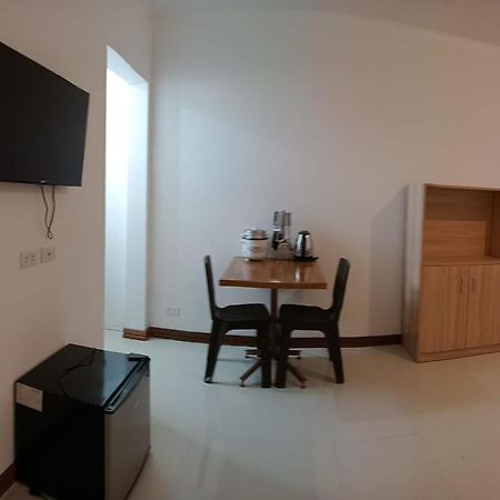__Aplaridel Inn Suites__ Анхелес Екстер'єр фото
